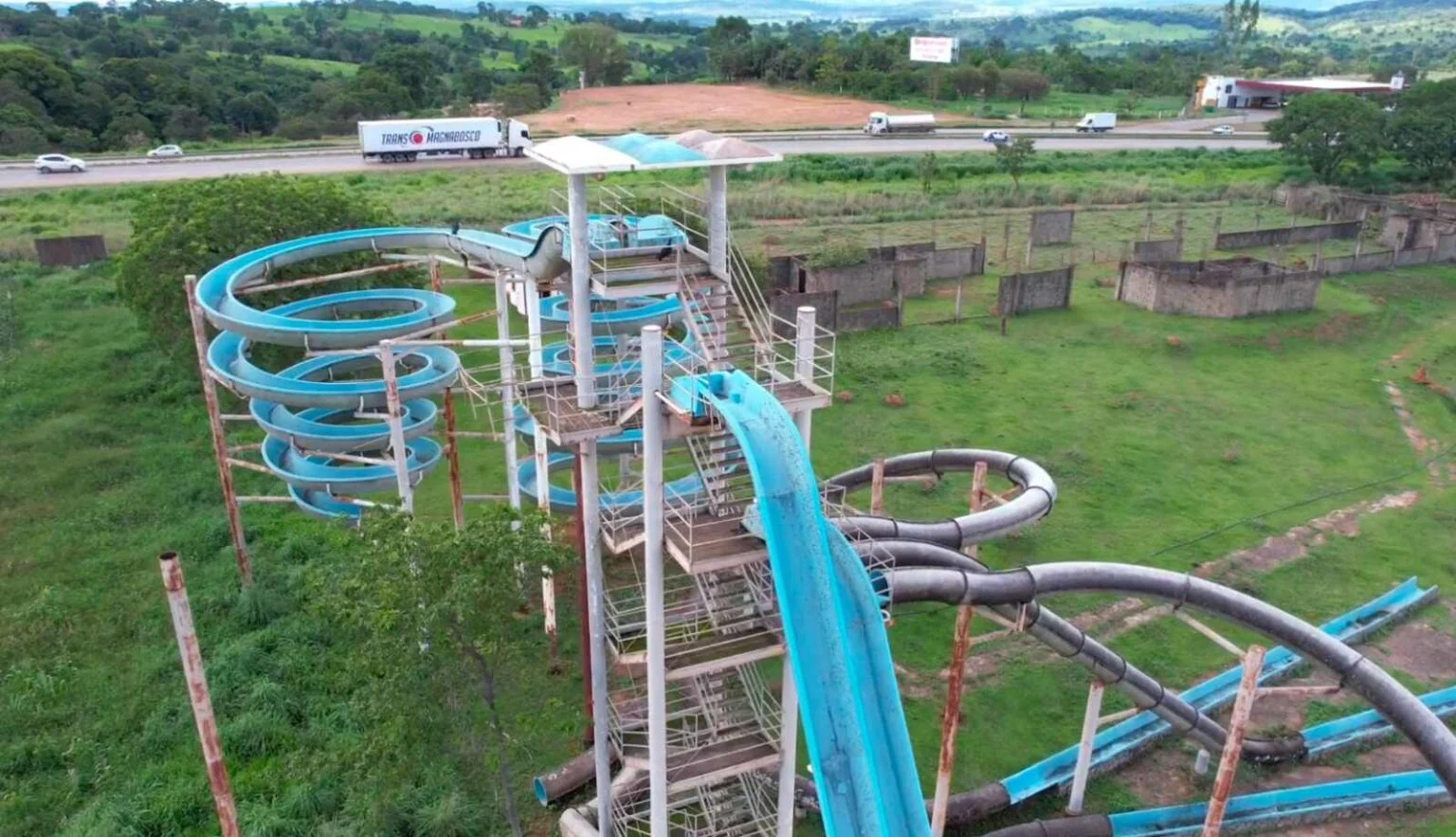 Acquamania O Mist Rio Do Parque Abandonado Em Goi S