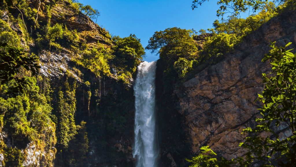 Cachoeira do Itiquira em Formosa (Goiás)