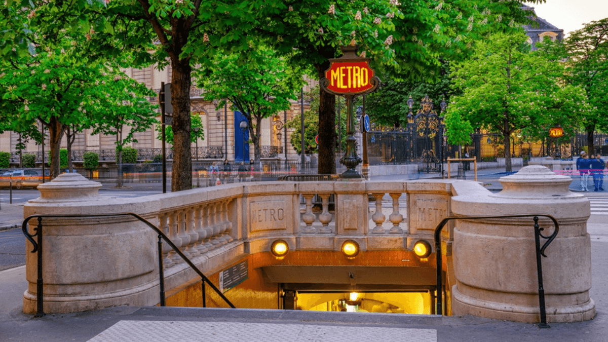 Metrô em Paris
