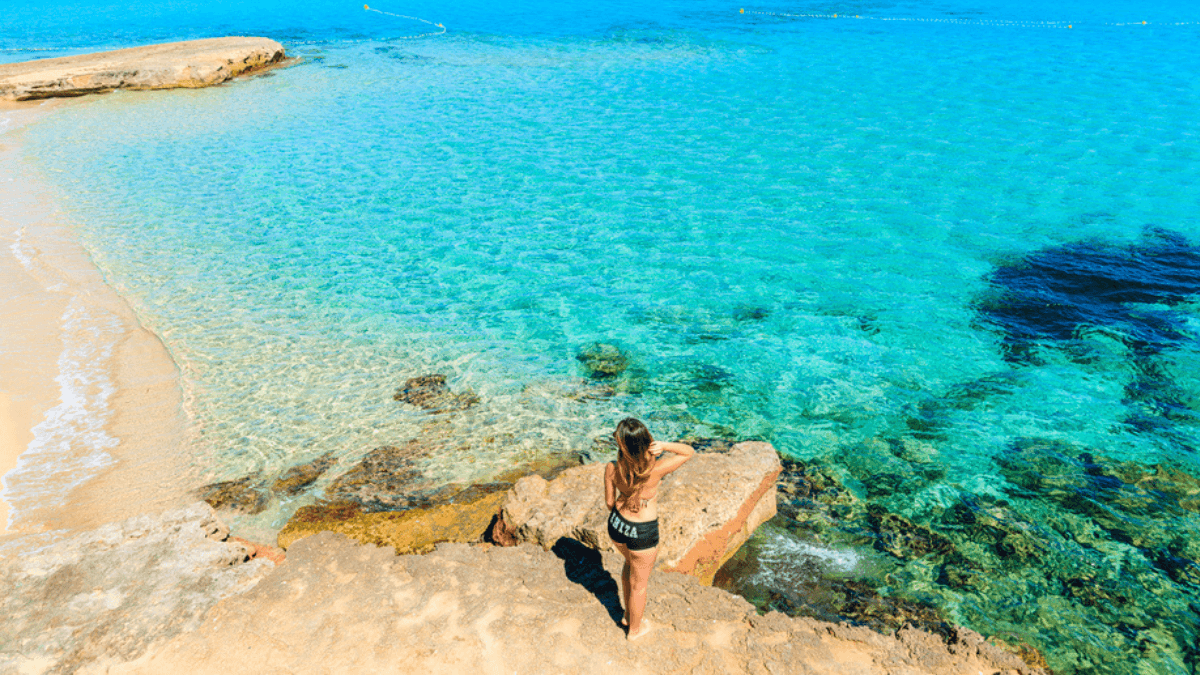 Praia de Cala Comte na Ilha de Ibiza