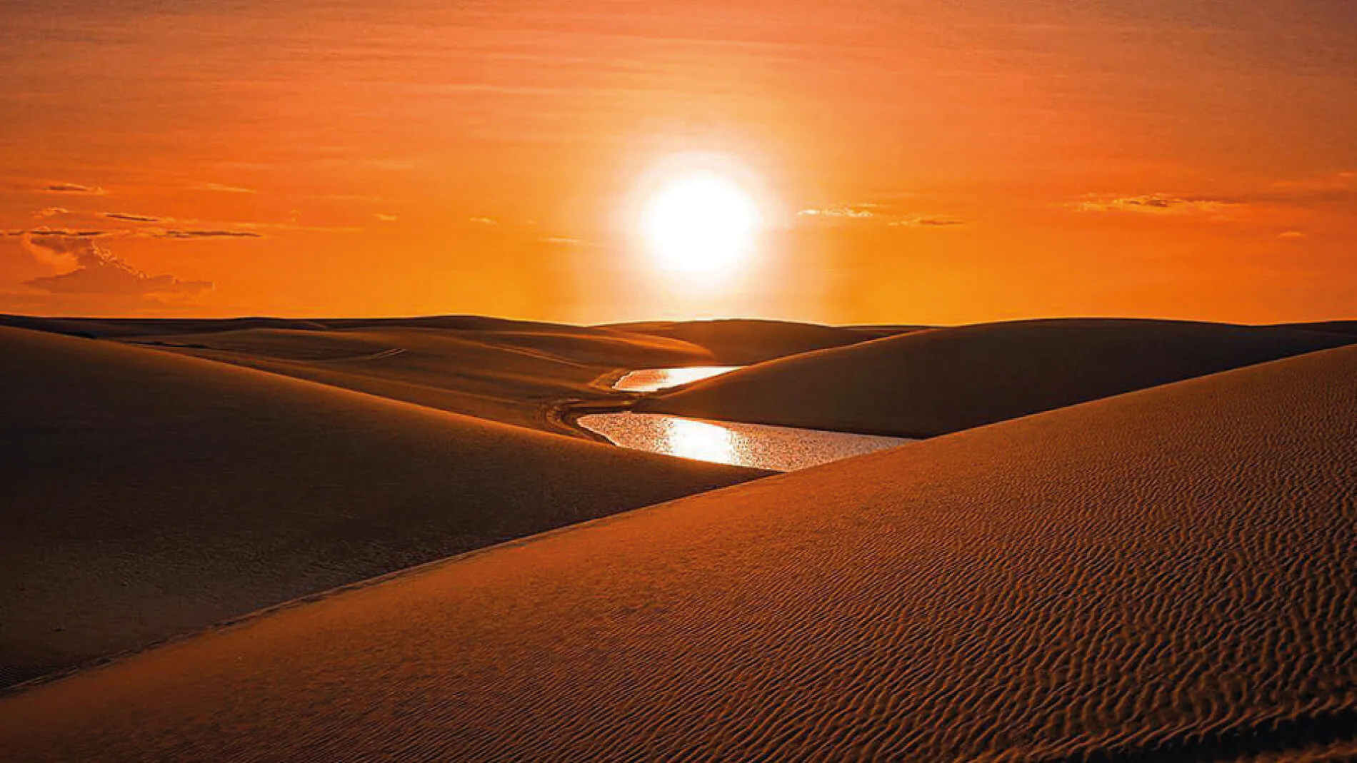 Por do sol, nos Lençois Maranhenses.