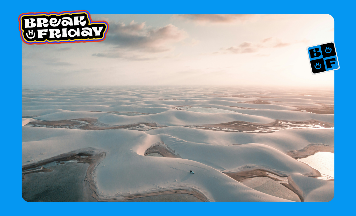 Vista aérea das dunas e lagoas dos Lençóis Maranhenses, uma das principais atrações turísticas do Maranhão.